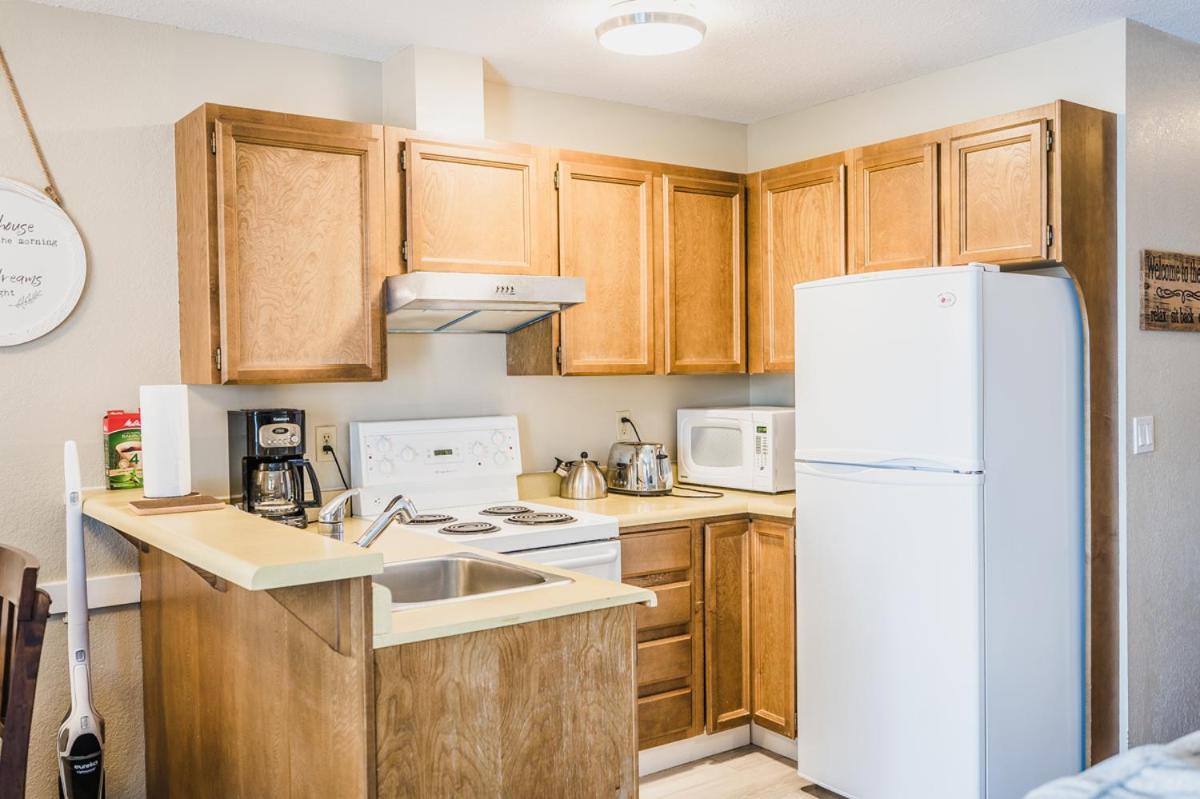 Cozystay Signature Lake Okanagan Resort Kelowna Zewnętrze zdjęcie