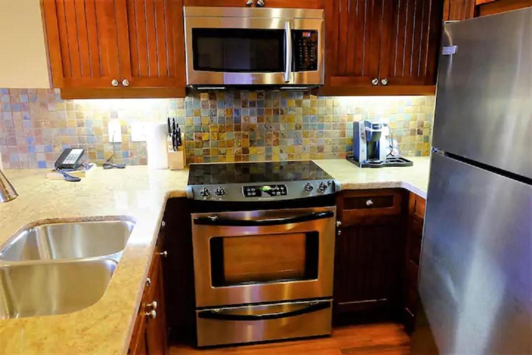 Cozystay Signature Lake Okanagan Resort Kelowna Zewnętrze zdjęcie