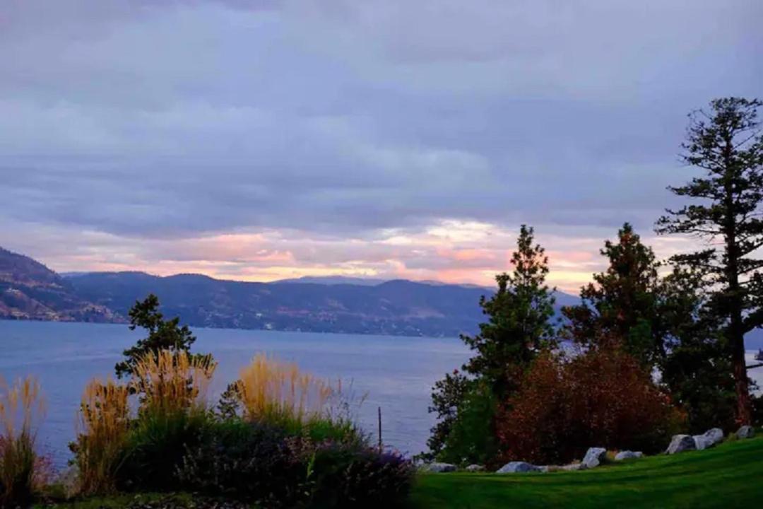 Cozystay Signature Lake Okanagan Resort Kelowna Zewnętrze zdjęcie